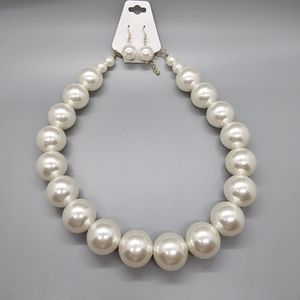 Fashion Jewerly Big White Pearl Gold Necklace & Earring Set